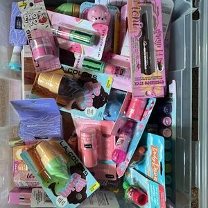 FREE GIFT 🎁 WITH EVERY PURCHASE SMALL/ BUNDLE (more gifts for bundles) jewelry